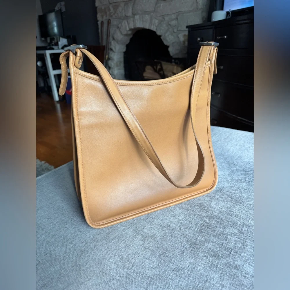 Vintage Coach Andrea, Tan - Picture 2 of 16